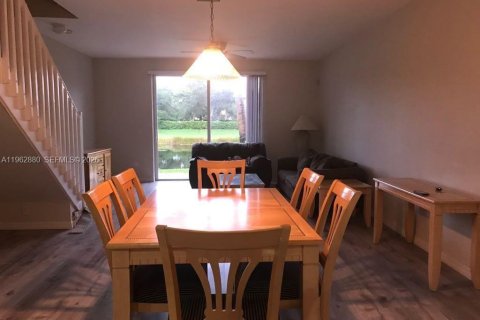 Touwnhouse à louer à Weston, Floride: 3 chambres, 135.73 m2 № 2024006 - photo 6