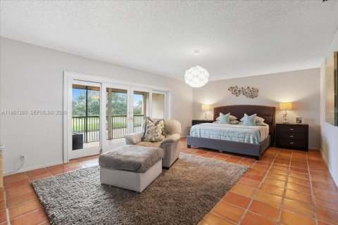 Condo in Plantation, Florida, 4 bedrooms  № 2024613 - photo 18