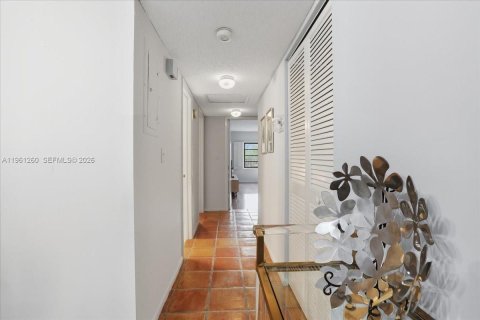 Condo in Plantation, Florida, 4 bedrooms  № 2024613 - photo 29