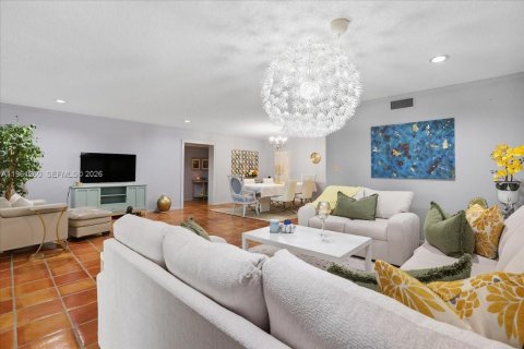 Condo in Plantation, Florida, 4 bedrooms  № 2024613 - photo 10