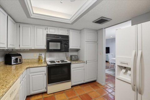 Condo in Plantation, Florida, 4 bedrooms  № 2024613 - photo 17