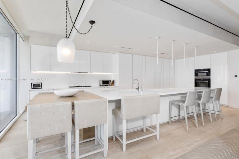 Купить кондоминиум в Серфсайд, Флорида 4 спальни, 399.94м2, № 2020948 - фото 8