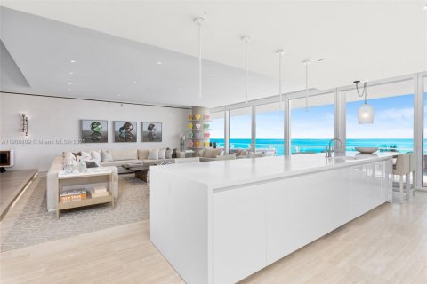 Купить кондоминиум в Серфсайд, Флорида 4 спальни, 399.94м2, № 2020948 - фото 9