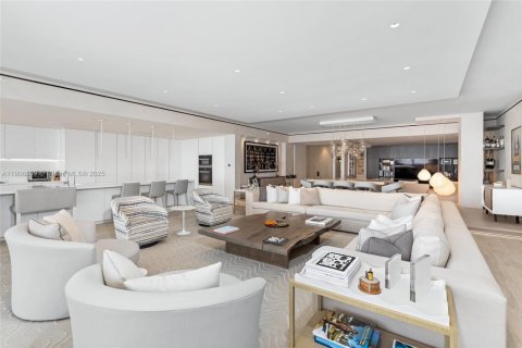 Купить кондоминиум в Серфсайд, Флорида 4 спальни, 399.94м2, № 2020948 - фото 5