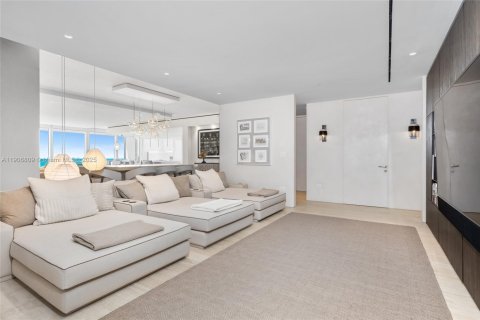 Купить кондоминиум в Серфсайд, Флорида 4 спальни, 399.94м2, № 2020948 - фото 18