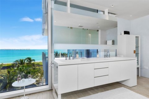 Купить кондоминиум в Серфсайд, Флорида 4 спальни, 399.94м2, № 2020948 - фото 25