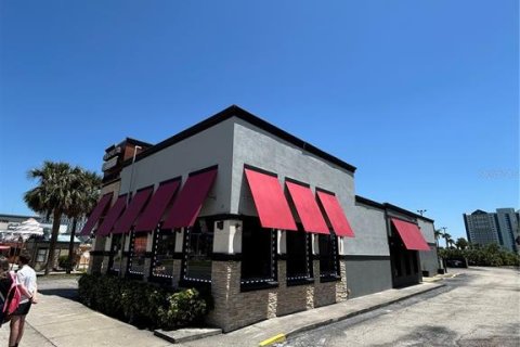 Propiedad comercial en alquiler en Orlando, Florida, 395.86 m2 № 1644116 - foto 1