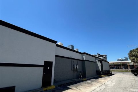 Propiedad comercial en alquiler en Orlando, Florida, 395.86 m2 № 1644116 - foto 4