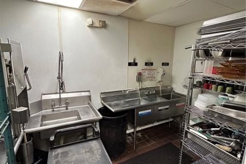 Propiedad comercial en alquiler en Orlando, Florida, 395.86 m2 № 1644116 - foto 13