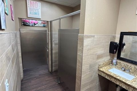 Propiedad comercial en alquiler en Orlando, Florida, 395.86 m2 № 1644116 - foto 12