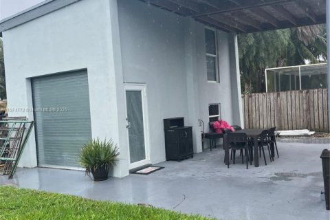 House in Homestead, Florida 3 bedrooms, 221.48 sq.m. № 1812188 - photo 16