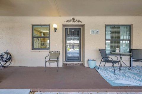 Condominio en venta en Bradenton, Florida, 2 dormitorios, 79.06 m2 № 1888502 - foto 1