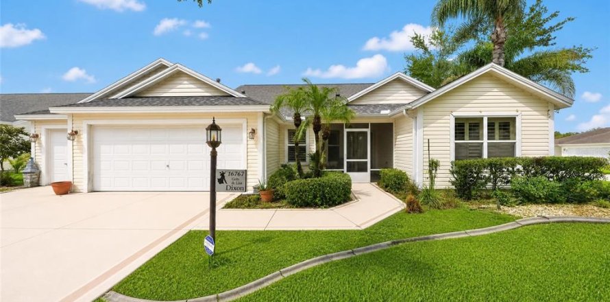 Villa ou maison à The Villages, Floride 3 chambres, 178.19 m2 № 2267447