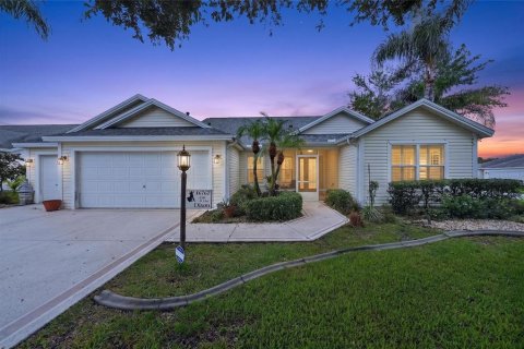 Villa ou maison à vendre à The Villages, Floride: 3 chambres, 178.19 m2 № 2267447 - photo 2