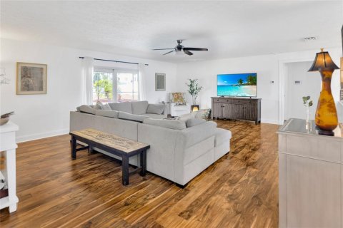 House in Riverview, Florida 3 bedrooms, 145.11 sq.m. № 1797800 - photo 5