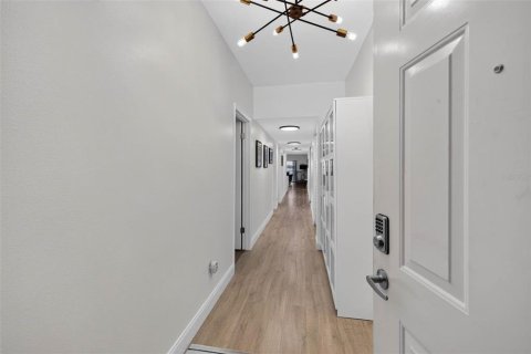Condominio en venta en Clearwater, Florida, 2 dormitorios, 124.49 m2 № 2149762 - foto 4