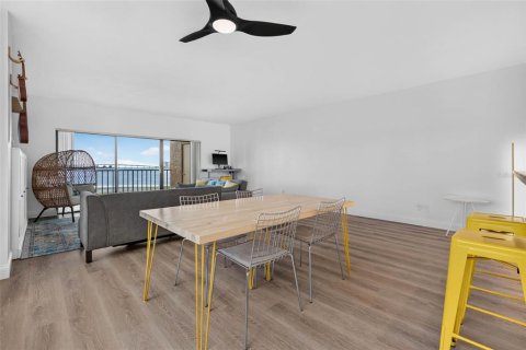 Condominio en venta en Clearwater, Florida, 2 dormitorios, 124.49 m2 № 2149762 - foto 19