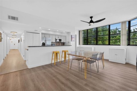 Condominio en venta en Clearwater, Florida, 2 dormitorios, 124.49 m2 № 2149762 - foto 12