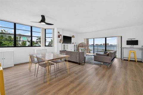Condominio en venta en Clearwater, Florida, 2 dormitorios, 124.49 m2 № 2149762 - foto 20