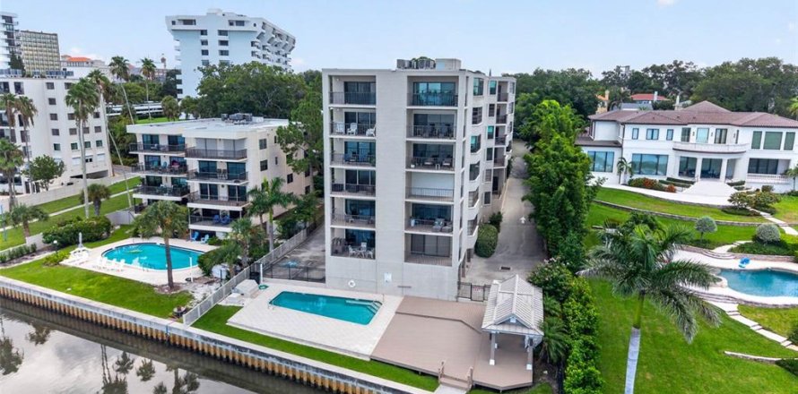 Condominio en Clearwater, Florida, 2 dormitorios  № 2149762