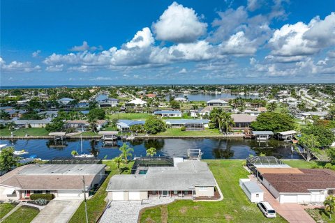 Casa en alquiler en Port Charlotte, Florida, 3 dormitorios, 150.69 m2 № 1803377 - foto 1