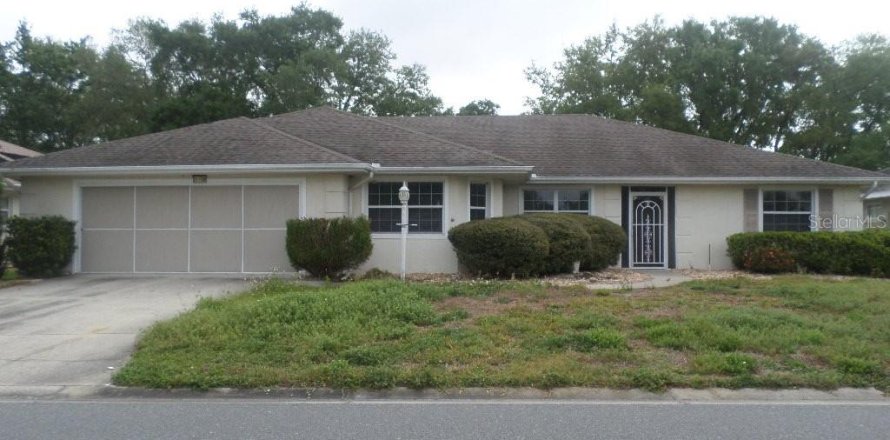 House in Leesburg, Florida 3 bedrooms, 209.31 sq.m. № 1744253