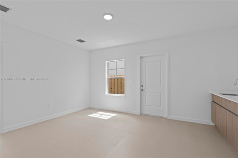 House in Miami-Dade, Florida 5 bedrooms, 276.01 sq.m. № 1854986 - photo 18