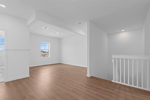 House in Miami-Dade, Florida 5 bedrooms, 276.01 sq.m. № 1854986 - photo 24