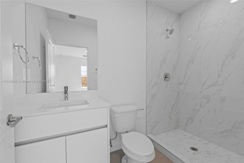House in Miami-Dade, Florida 5 bedrooms, 276.01 sq.m. № 1854986 - photo 22