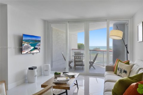 Condominio en alquiler en Miami Beach, Florida, 2 dormitorios, 109.62 m2 № 2056709 - foto 7