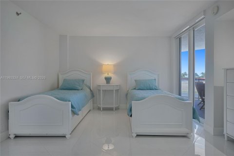 Condominio en alquiler en Miami Beach, Florida, 2 dormitorios, 109.62 m2 № 2056709 - foto 11