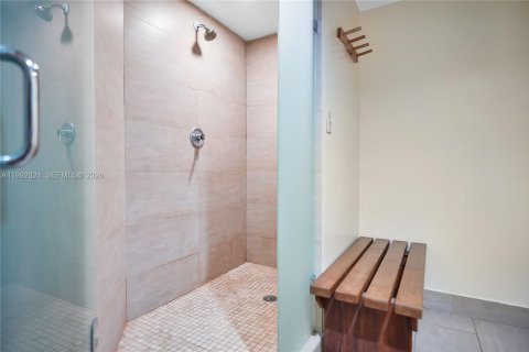 Condominio en alquiler en Miami Beach, Florida, 2 dormitorios, 109.62 m2 № 2056709 - foto 28