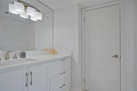 Condominio en alquiler en Miami Beach, Florida, 2 dormitorios, 109.62 m2 № 2056709 - foto 19