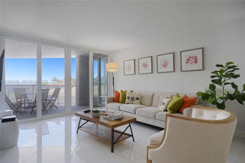 Condominio en alquiler en Miami Beach, Florida, 2 dormitorios, 109.62 m2 № 2056709 - foto 3