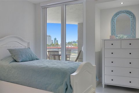 Condominio en alquiler en Miami Beach, Florida, 2 dormitorios, 109.62 m2 № 2056709 - foto 21
