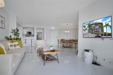 Condominio en alquiler en Miami Beach, Florida, 2 dormitorios, 109.62 m2 № 2056709 - foto 16