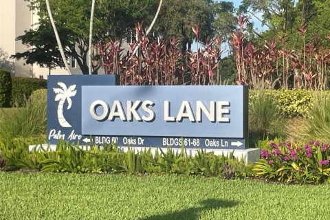 Condo in Pompano Beach, Florida, 2 bedrooms  № 1222458 - photo 1