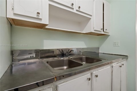 Copropriété à vendre à Hallandale Beach, Floride: 1 chambre, 59.46 m2 № 1970305 - photo 11