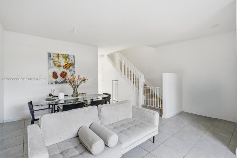 Townhouse in Miami, Florida 3 bedrooms, 143.53 sq.m. № 2011394 - photo 6