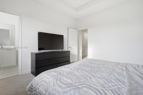 Townhouse in Miami, Florida 3 bedrooms, 143.53 sq.m. № 2011394 - photo 16