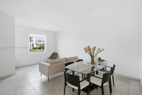 Townhouse in Miami, Florida 3 bedrooms, 143.53 sq.m. № 2011394 - photo 5