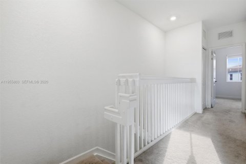 Townhouse in Miami, Florida 3 bedrooms, 143.53 sq.m. № 2011394 - photo 21