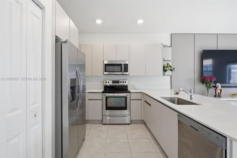 Townhouse in Miami, Florida 3 bedrooms, 143.53 sq.m. № 2011394 - photo 9