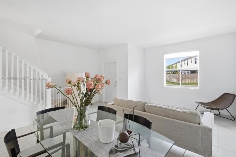 Townhouse in Miami, Florida 3 bedrooms, 143.53 sq.m. № 2011394 - photo 4