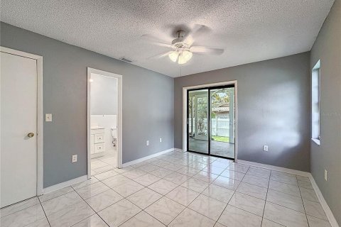 House in New Port Richey, Florida 3 bedrooms, 108.23 sq.m. № 1663193 - photo 16