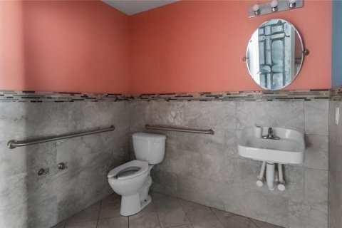 Propiedad comercial en alquiler en Tavares, Florida № 1688137 - foto 13