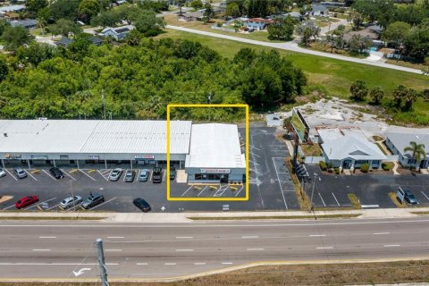 Propiedad comercial en alquiler en Tavares, Florida № 1688137 - foto 1