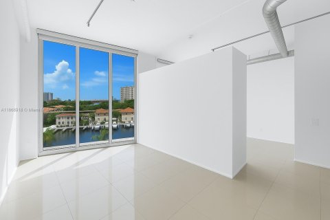 Condo in Aventura, Florida, 2 bedrooms  № 1896963 - photo 1