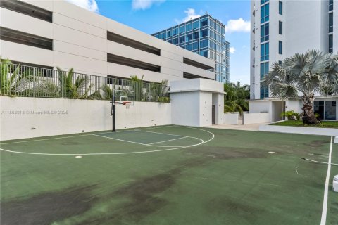 Condo in Aventura, Florida, 2 bedrooms  № 1896963 - photo 19