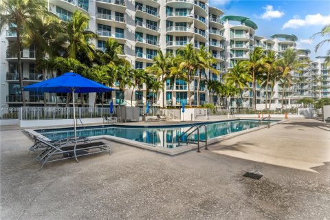 Condo in Aventura, Florida, 2 bedrooms  № 1896963 - photo 14